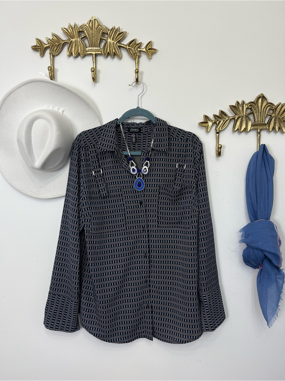 🆕Jones New York navy and Gray Patterned Button-Down Shirt XL